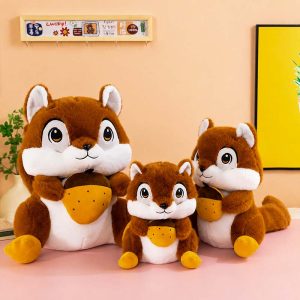 Fruit-Hugging Squirrel - Brown